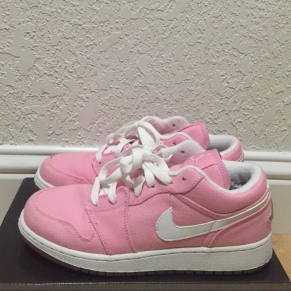 Jordan 1 retro sneakers pink canvas white swoosh